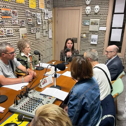 
<span>El poder terapéutico de la radio en la salud mental</span>
