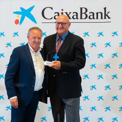 
<span>Carlos Martín Lorenzo, director médico de Fundación Hospitalarias Palencia, recibe el Premio Generación + Compromiso Salud por impulsar una atención centrada en la persona</span>
