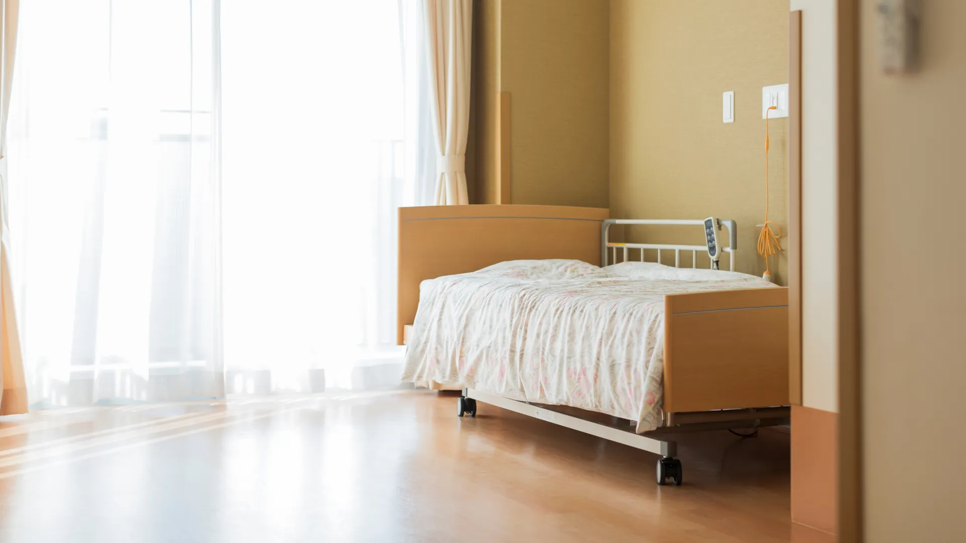 cama en una habitación de residencia