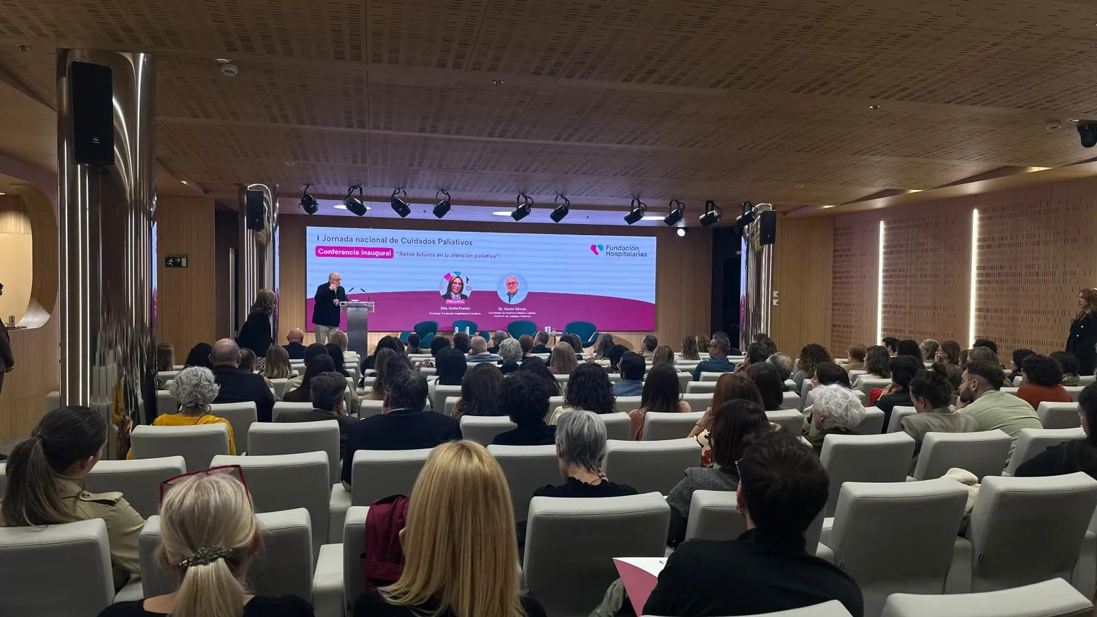 Xavier Gómez durante su presentación en la primera jornada de paliativos de la fundación hospitalarias