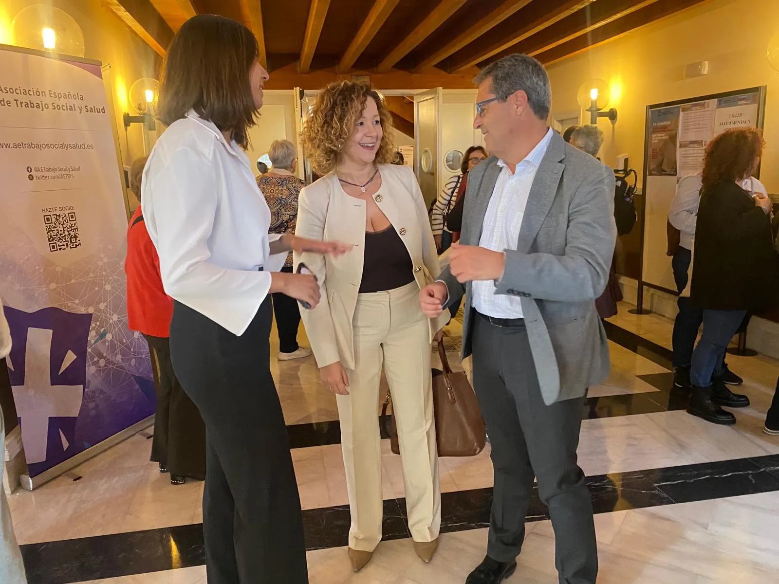 CONCEJALA DE CULTURA, DIRECTORA GENERAL DE ASISTENCIA SANITARIA Y DIRECTOR GERENTE DE Fundación Hospitalarias Valladolid