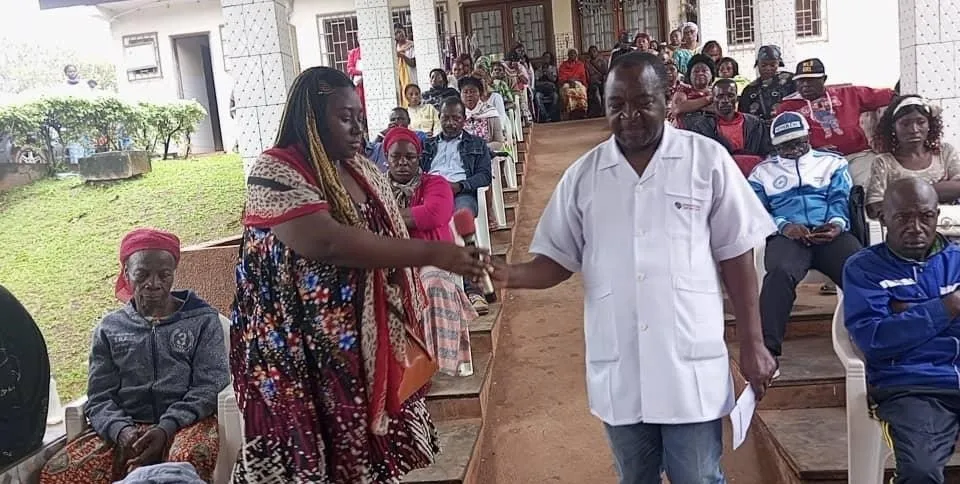 Sensibilizacion comunitaria sobre Salud Menta en Camerun por parte de la Fundación Benito Menni de las Hermanas Hospitalarias