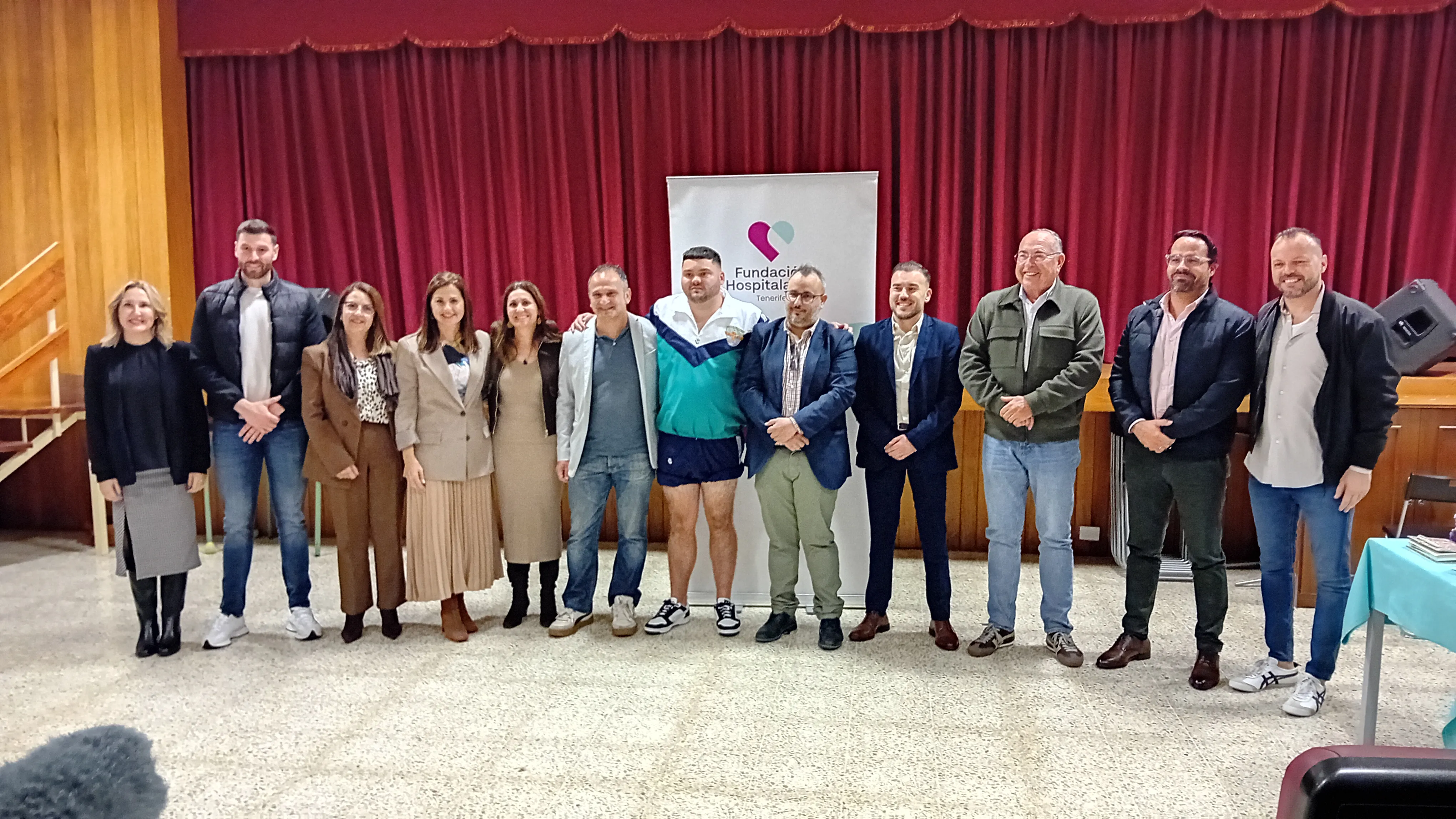 foto de grupo de la firma del convenio para poner en marcha el proyecto “Brega sin barreras”