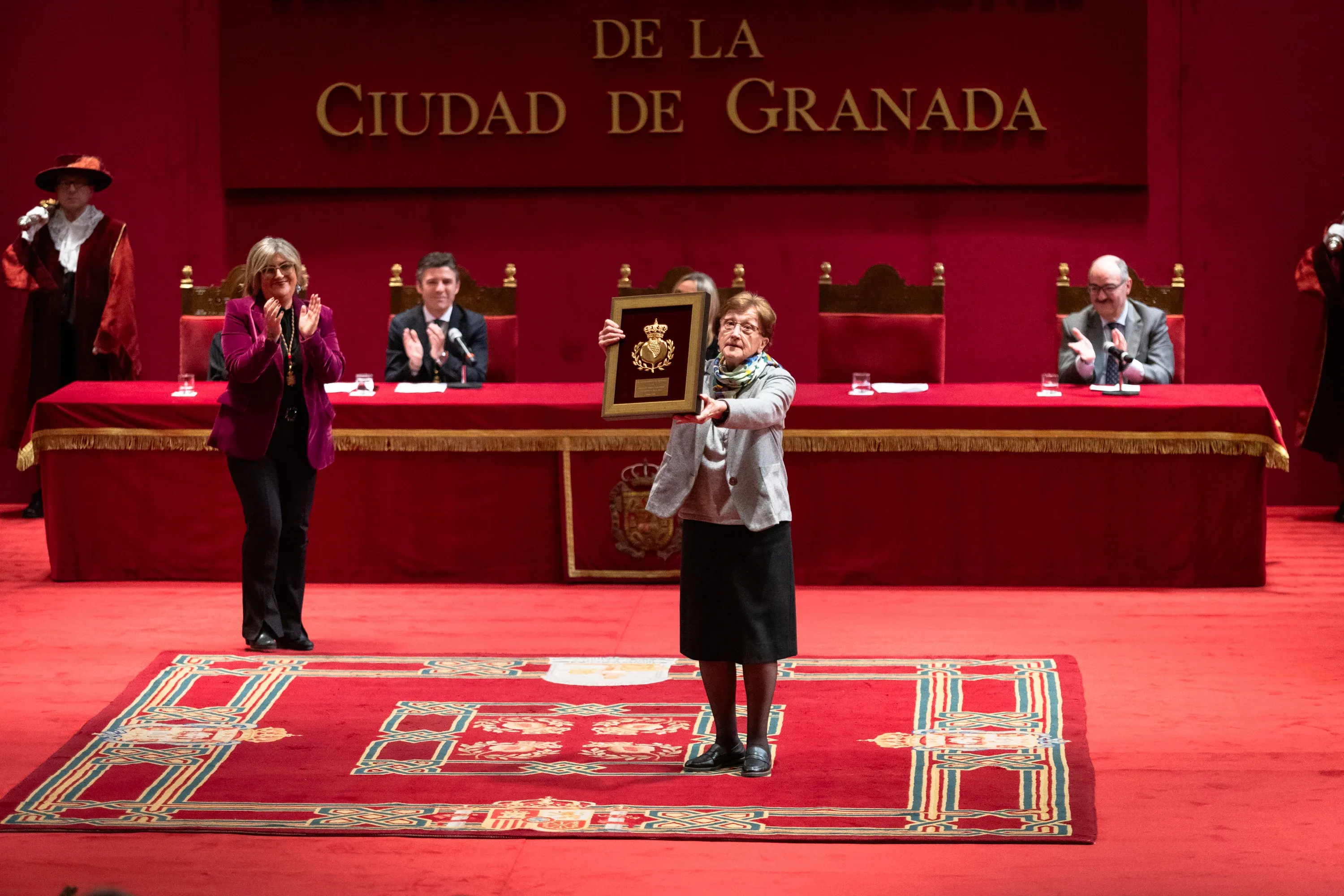 Hospitalarias Fundación Purísima Concepción recibe la Granada de Oro