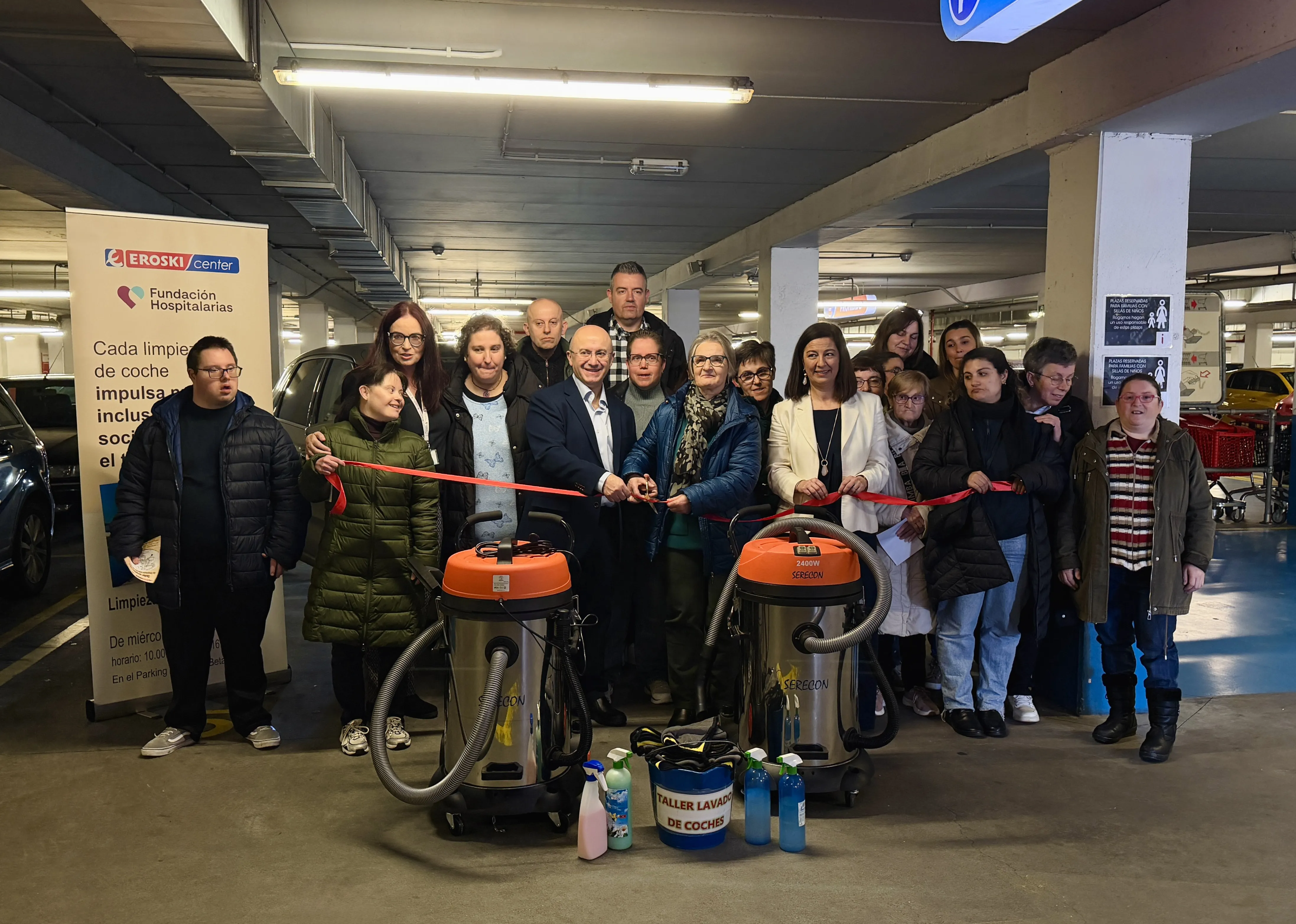 Inauguración servicio de limpieza vehículos Eroski Center de Betanzos