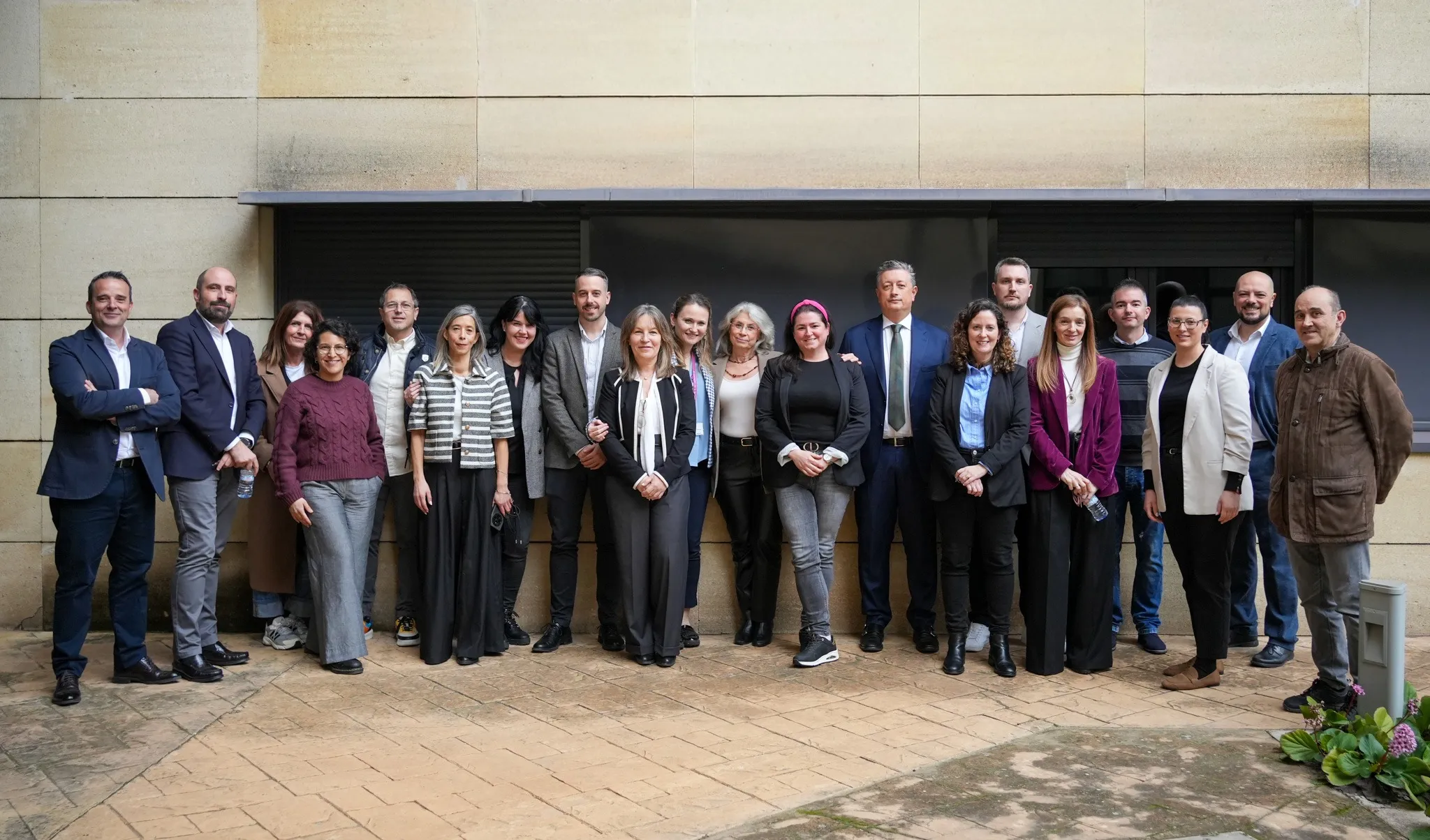 foto de grupo de la firma del Plan Igualdad de la Fundación Hospitalarias