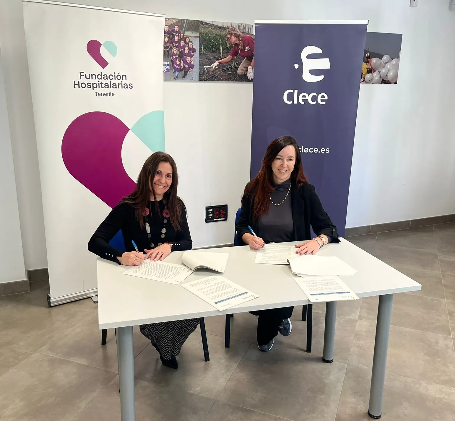 Carmen Delia del Álamo, directora gerente de la fundación hospitalarias tenerife, firma el convenio con CLECE y Lirecan