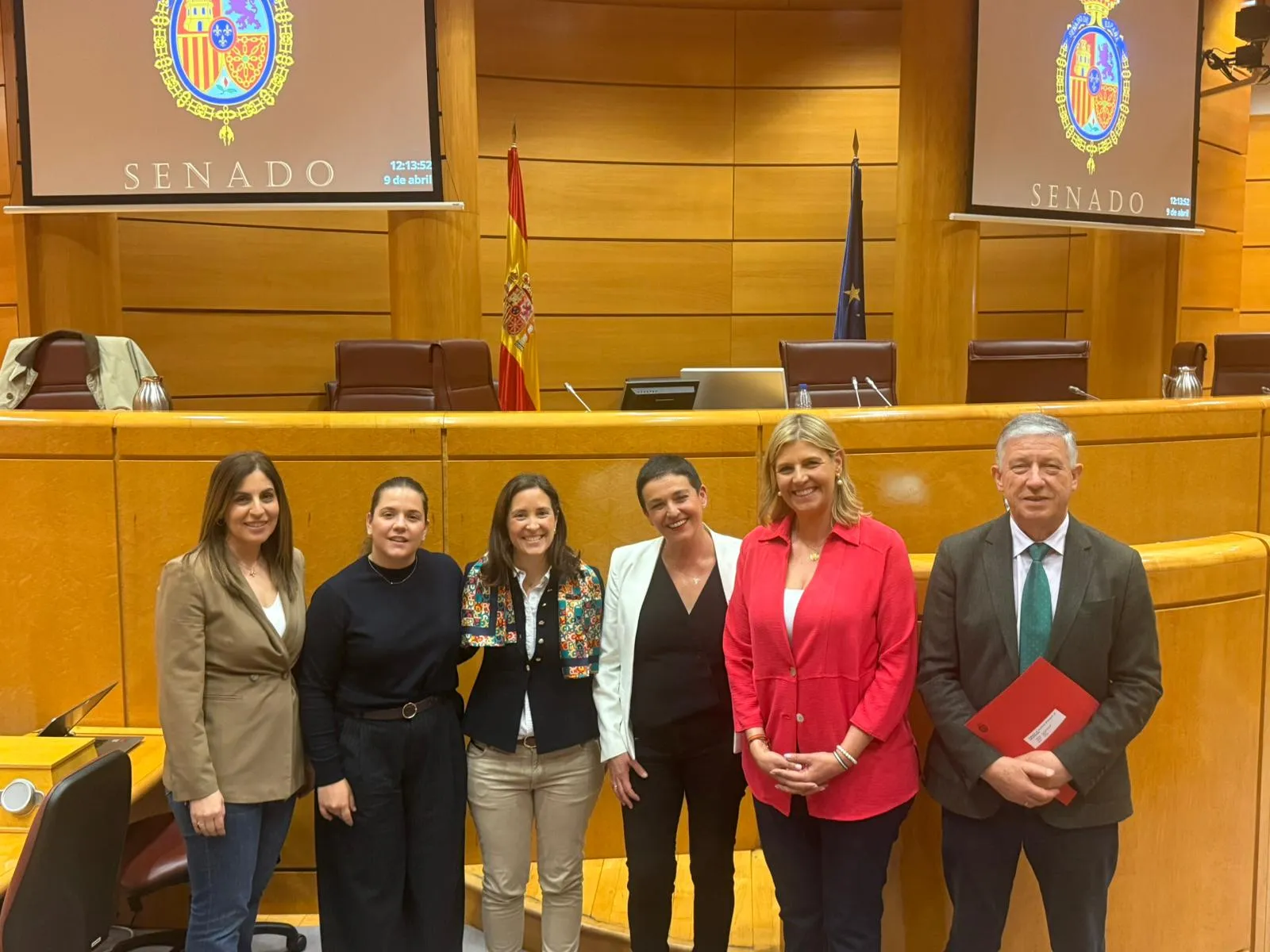 foto de grupo de la presentación del modelo CeRA en el Senado