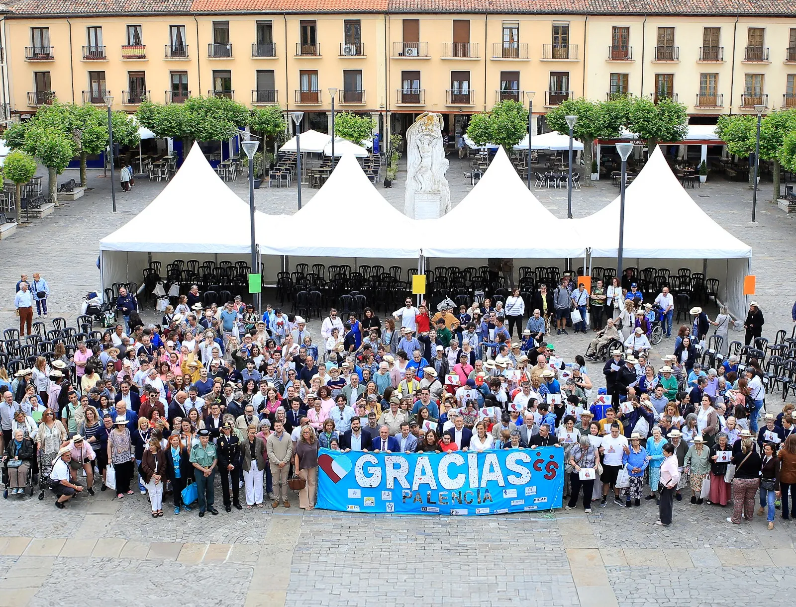 foto de familia 50 aniversario convivencias de la Fundación Hospitalarias Palencia