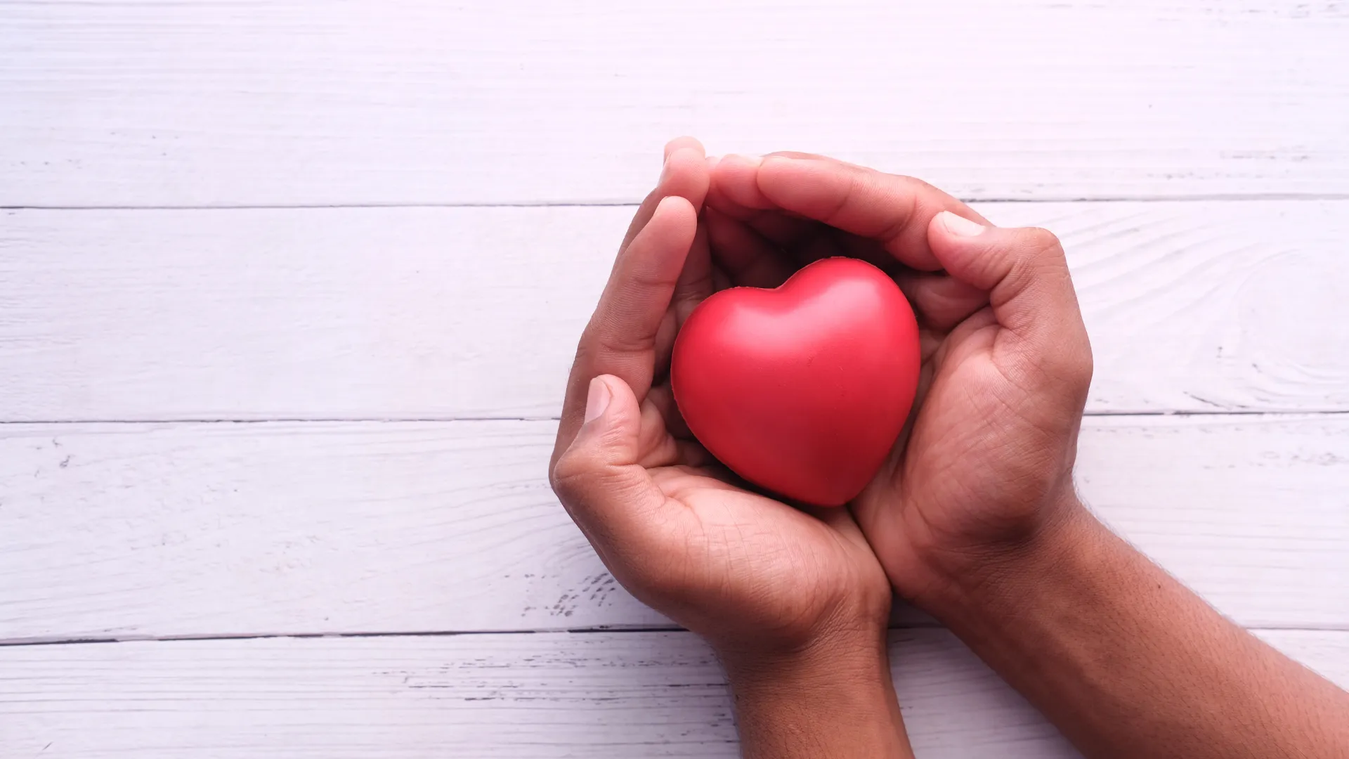 manos con corazón