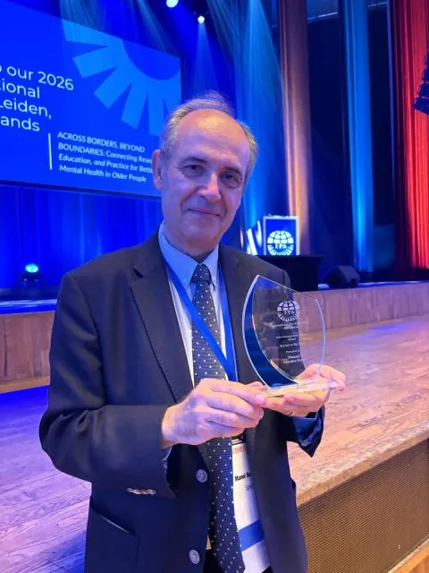 manel sanchez recoge el premio IPA