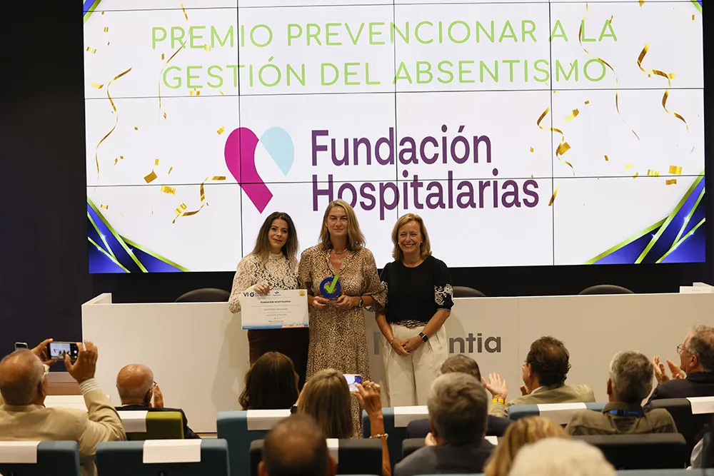 Alejandra Salvado recoge el Premio Prevencionar a la Gestión del Absentismo