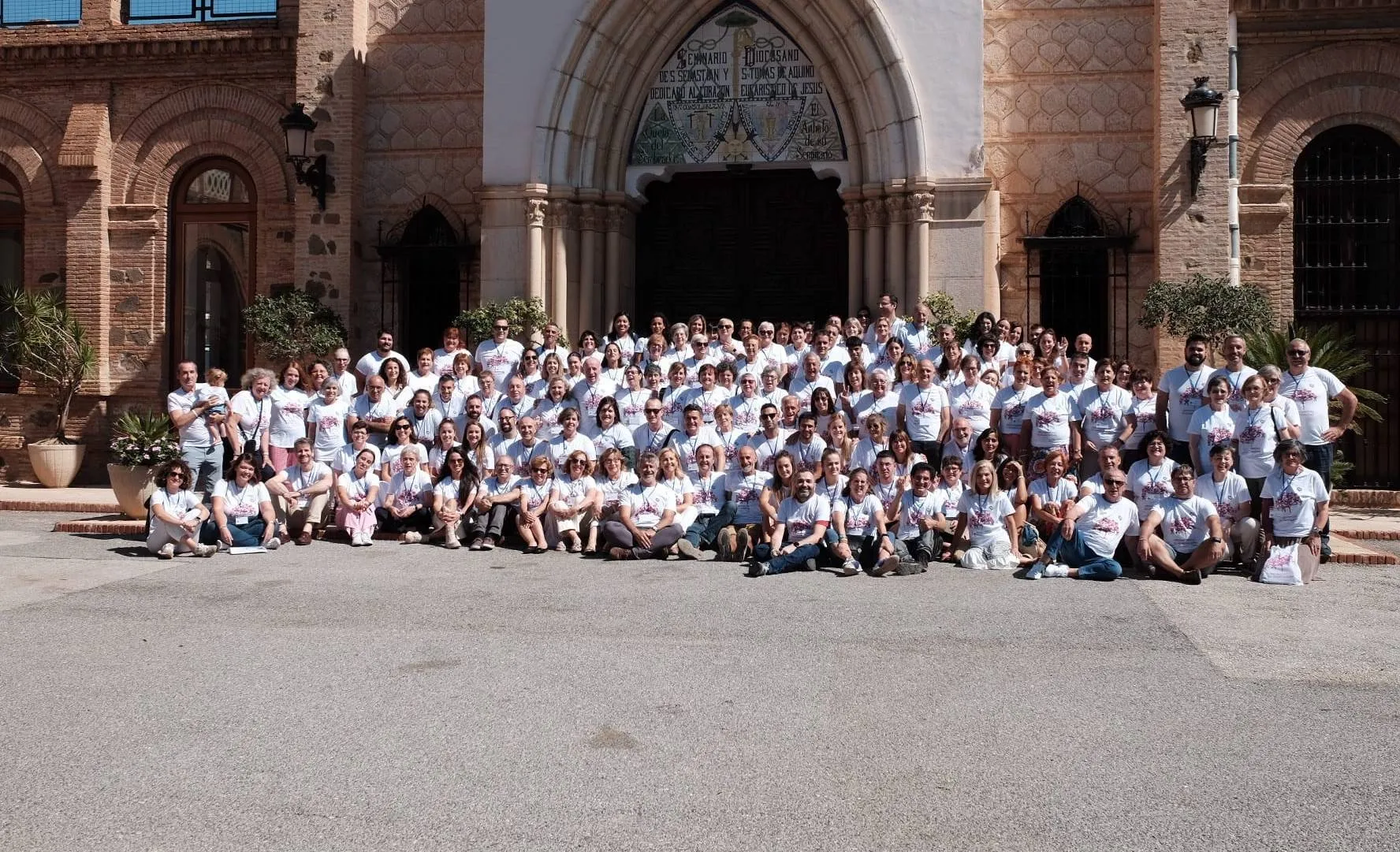 850 personas voluntarias