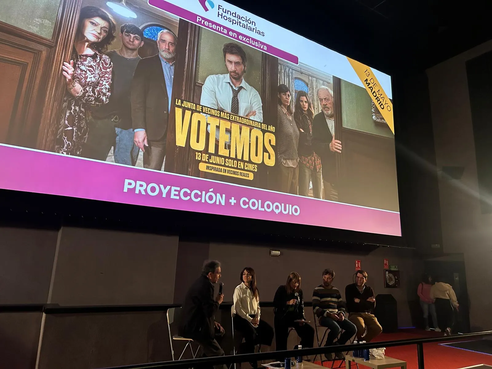 coloquio en el preestreno de Votemos en Madrid. En la imagen: la periodista y presentadora Lourdes Maldonado, en el que participaron Santiago Requejo, director de la película; Raúl Fernández de Pablo, actor protagonista; Ana Carolina Martínez, coordinador