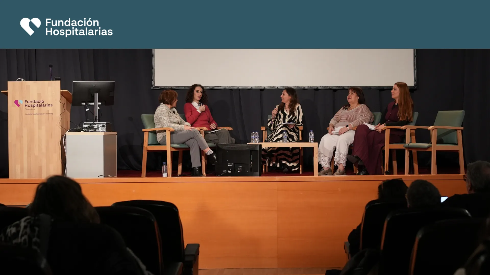 Foto de una de las mesas de la Jornada de Violencia en la Mujer con especial vulnerabilidad