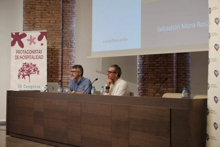 Charla-Alejandro-Florit-y-Sebastian-Mora-744x496.jpeg