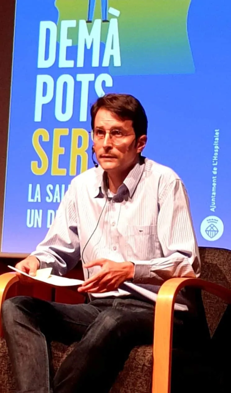 Oscar-Pino-1-744x1261.jpg